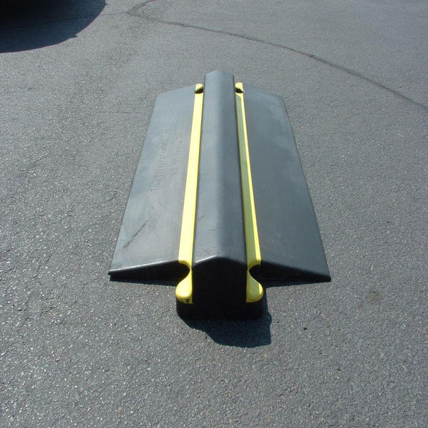 Roadway Heavy Rubber Speed Bump 4 Inch Tall