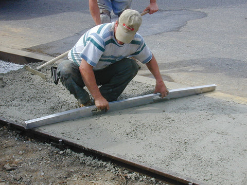 Tapered End Aluminum Straightedge with hand holes